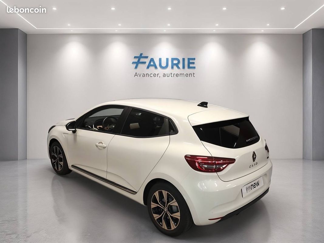 RENAULT Clio E-Tech full hybrid 145 Evolution (image 7)