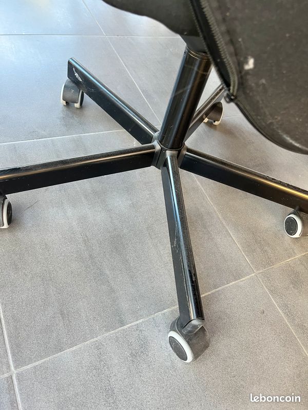 Chaise de bureau confortable – noire – réglable (image 4)