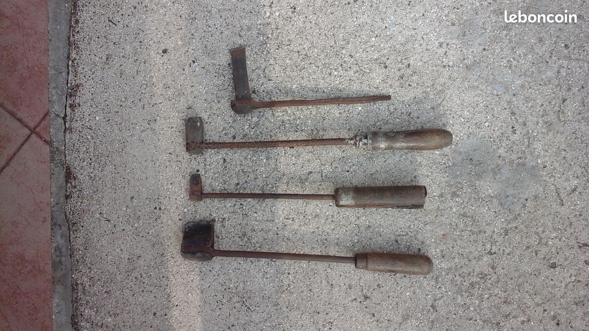 4 anciens fers à souder (image 1)