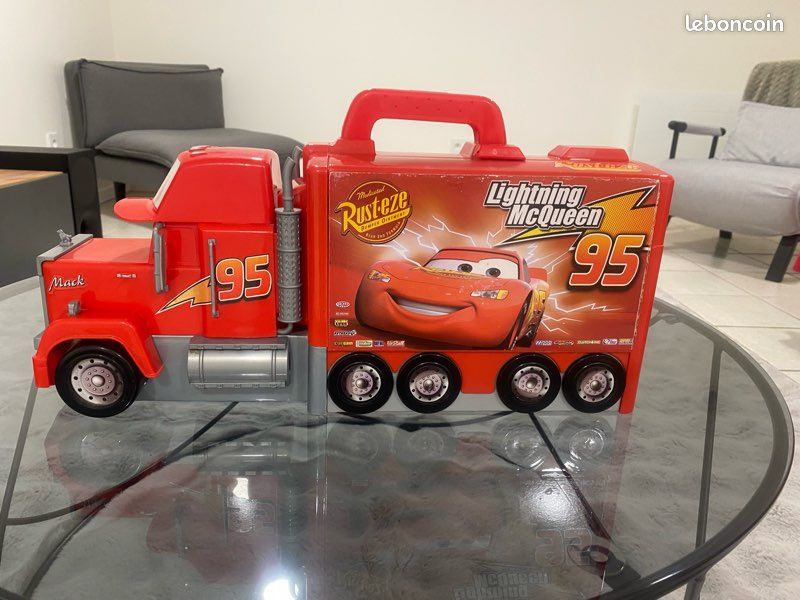 Camion Mack Cars – Porte-voiture Lightning McQueen (Smoby) (image 1)