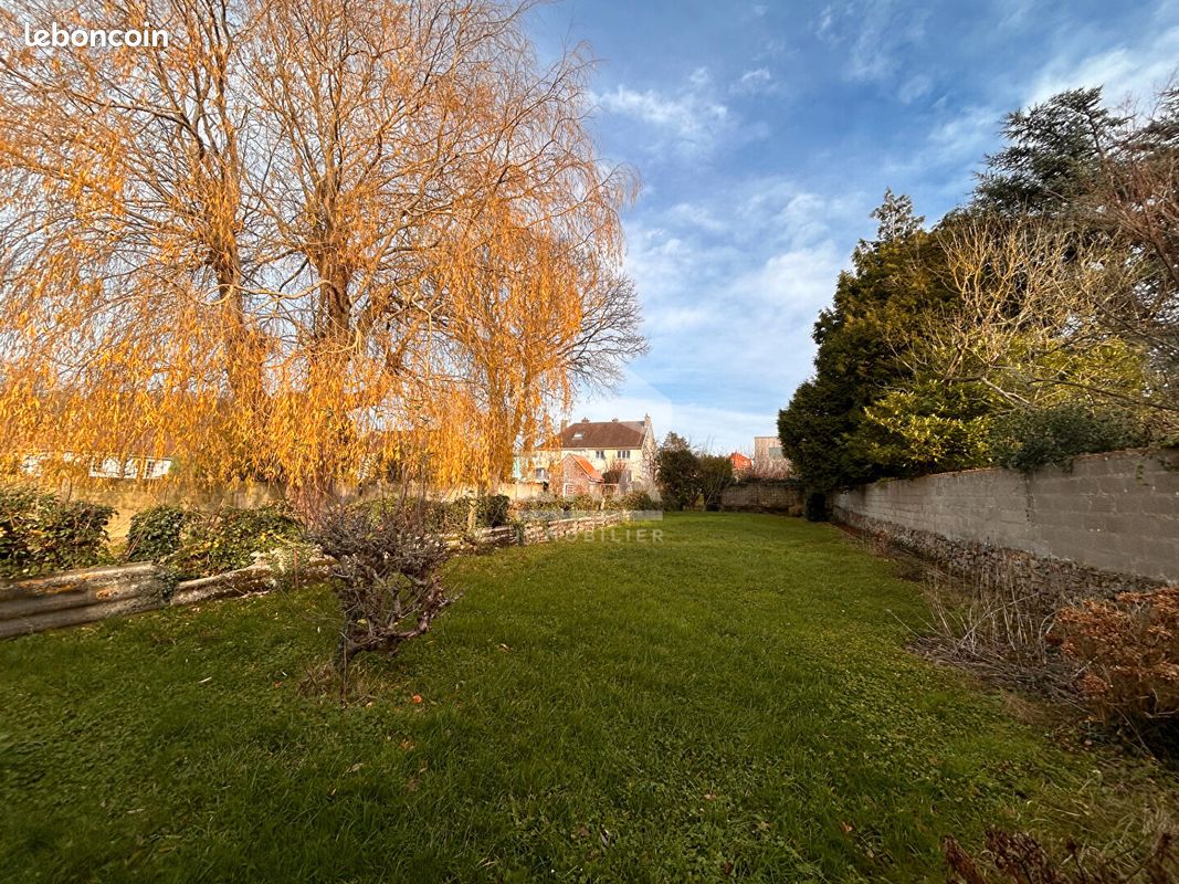 Maison 5 pièces 110 m² · à Saint-Léonard · 110 m² · 190 000 €