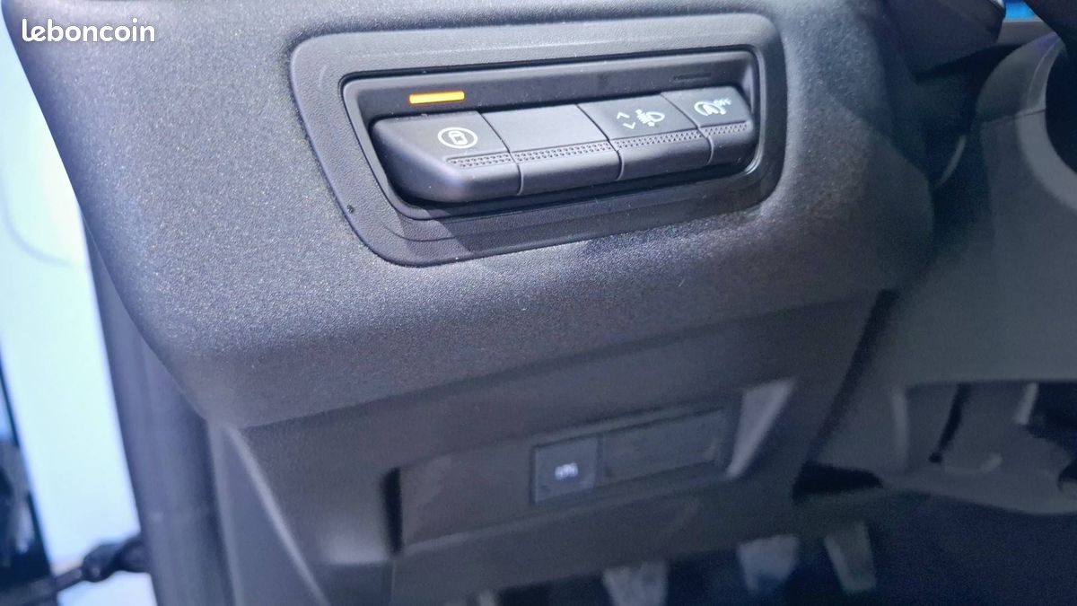 Renault captur eco g 100 ch techno (image 22)