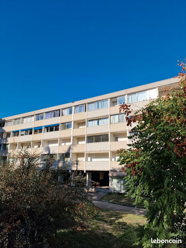 Appartement 3 pièces 67 m² · à Écully · 67 m² · 255 000 €