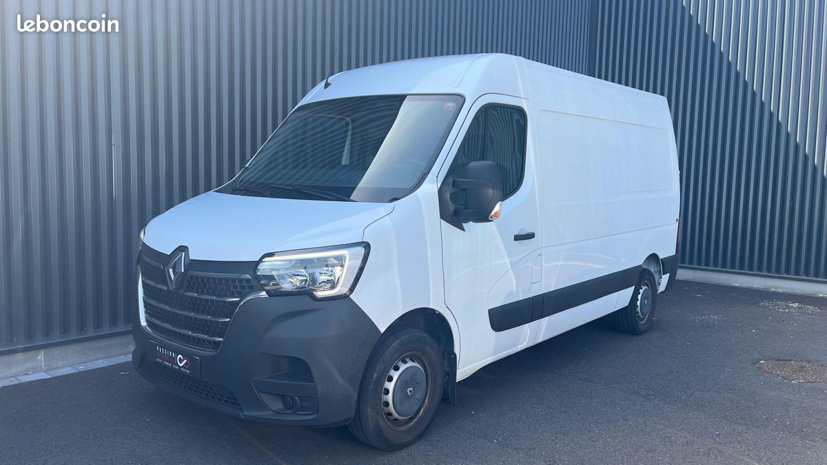 Renault master fourgon l2h2 blue dci 135 grand confort (image 1)