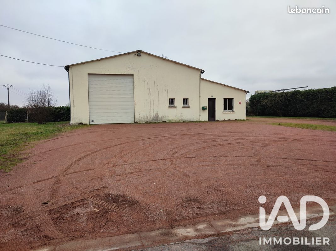 Parking 308 m² · à Loudun · 308 m² · 155 000 €