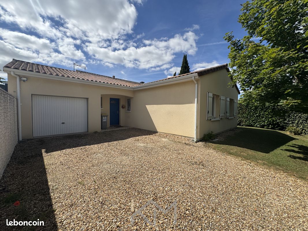 Maison 4 pièces 105 m² · à Fontaine-le-Comte · 105 m² · 243 800 €