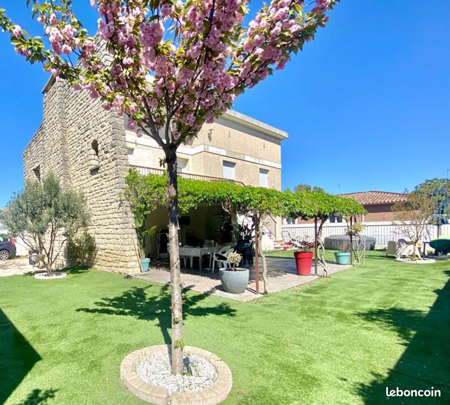 Maison 8 pièces 180 m² · à Le Pontet · 180 m² · 339 000 €