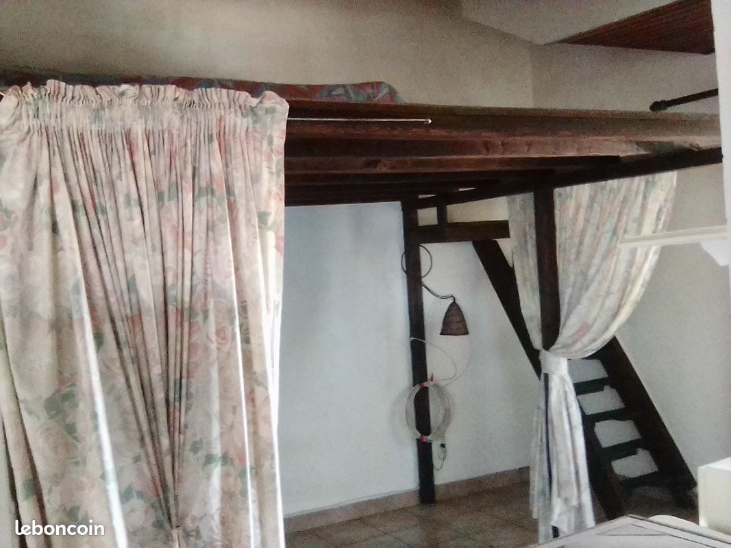 Location p2 (image 2)