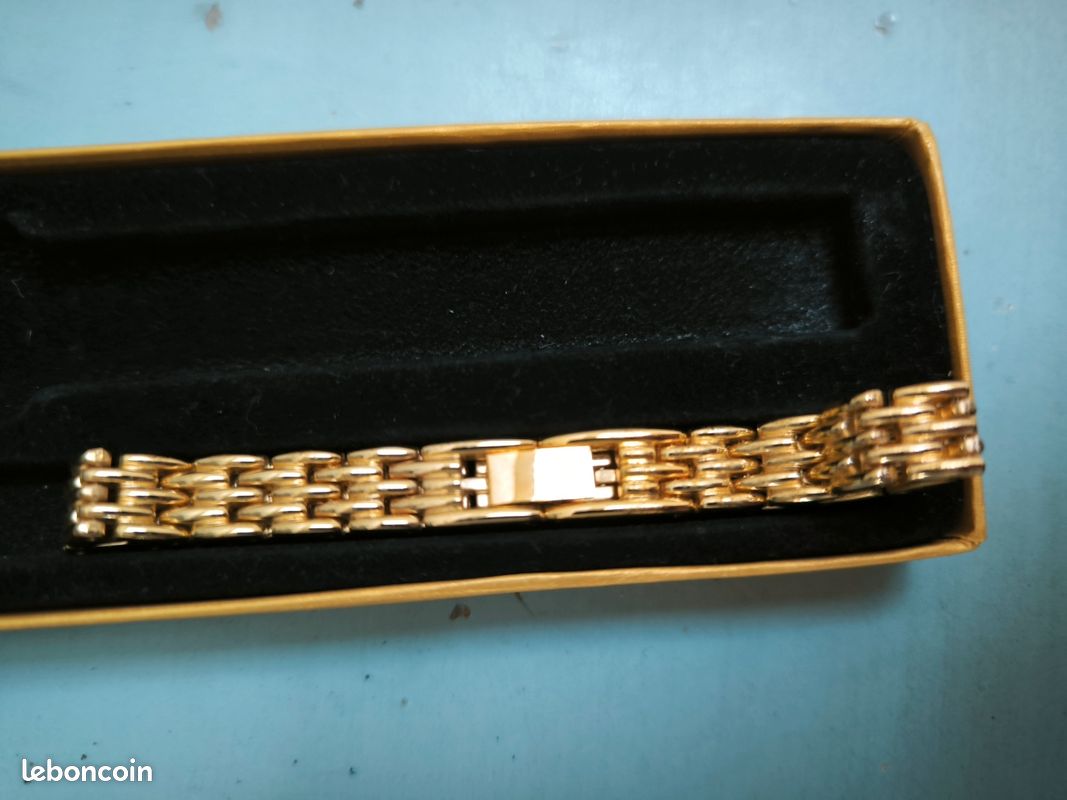 Montre Kélia Femme Dorée Avec Bracelet - Boîte D'Origine, Neuf De Stock - Pile Neuve