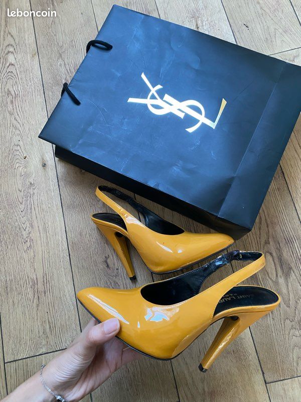 Escarpins jaune vernis Yves Saint Laurent Chaussures