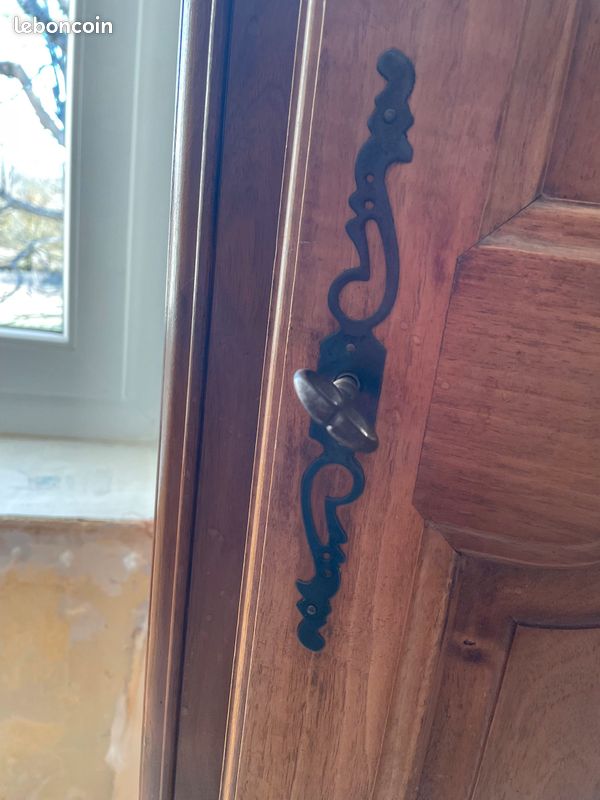Armoire lingère ancienne en bois massif (image 2)