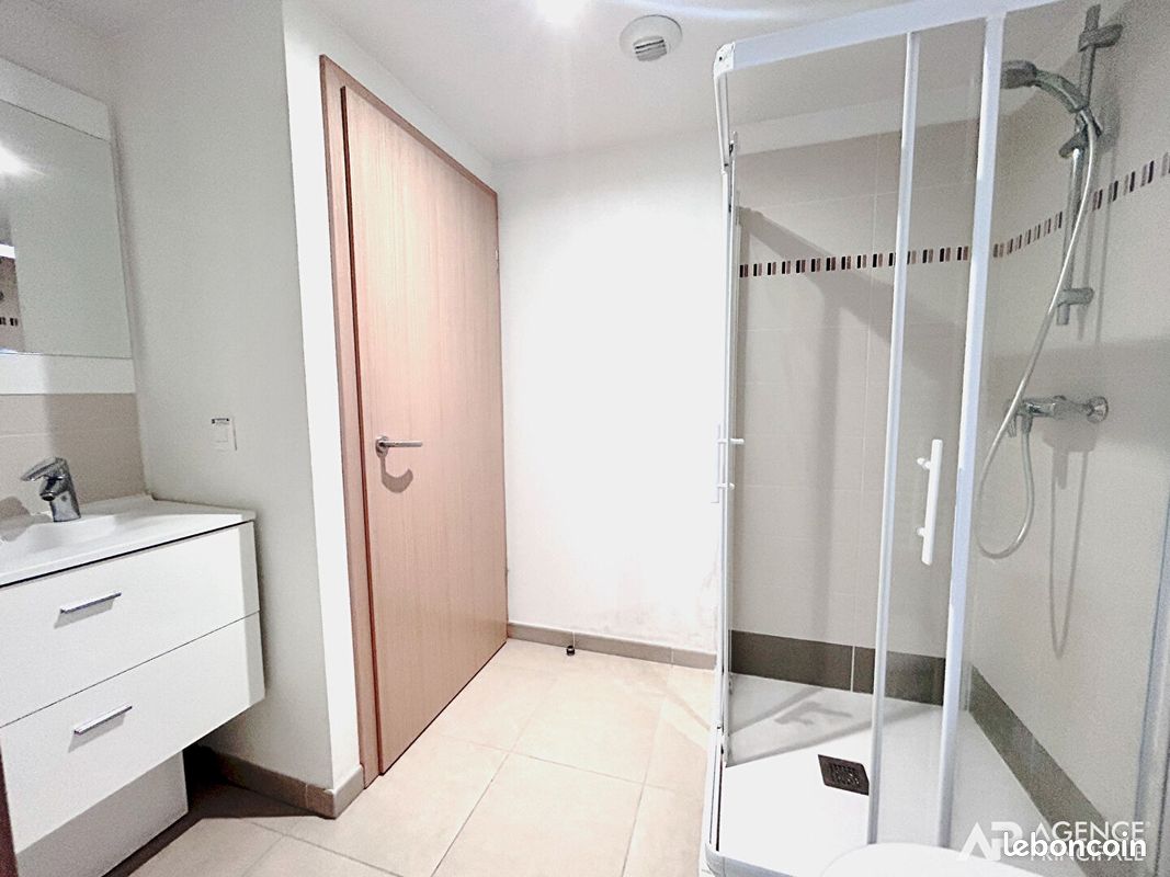 Studio 1 pièce 21 m² - La Rochelle 17000 (image principale 4)