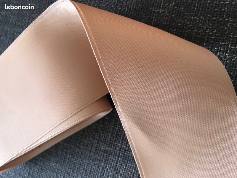 Ruban satin neuf (image 4)