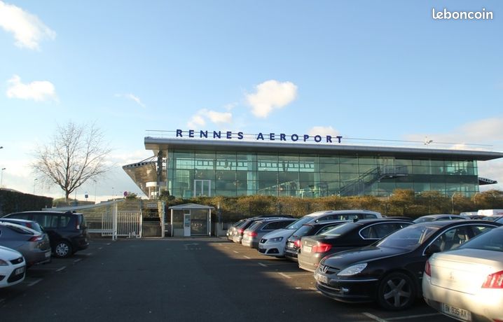 Loue place de parking garage aéroport de Rennes à saint Jacques de la Lande