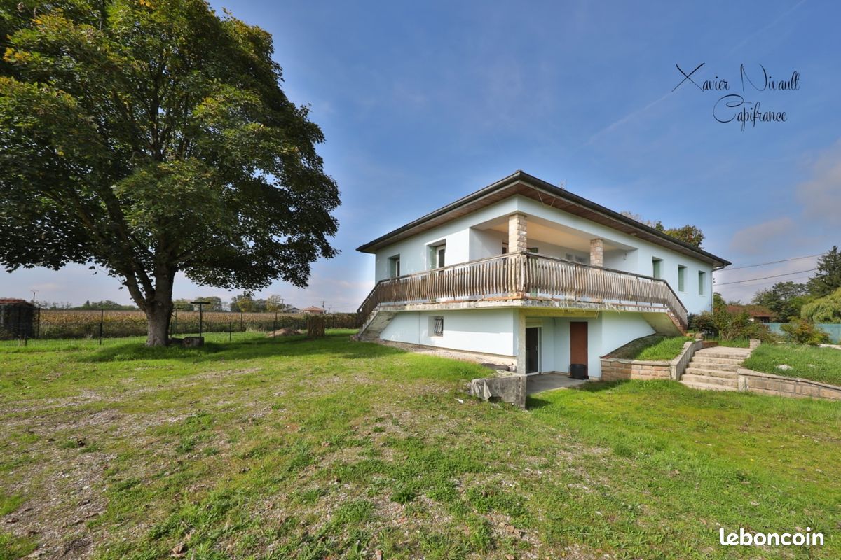 Maison 6 pièces 114 m² · à Montrevel-en-Bresse · 114 m² · 189 000 €