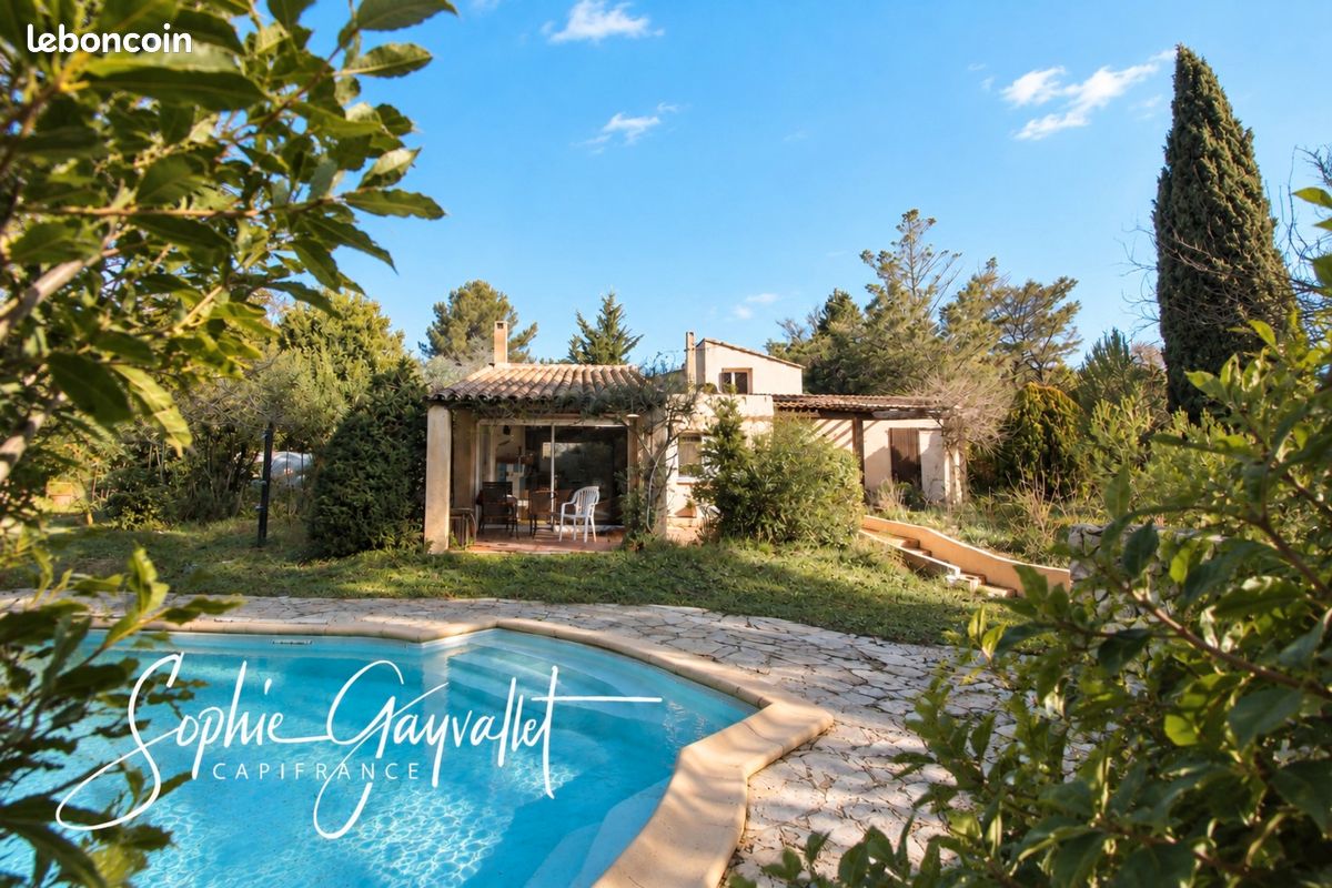 Maison 6 pièces 180 m² · à Ventabren · 180 m² · 566 000 €
