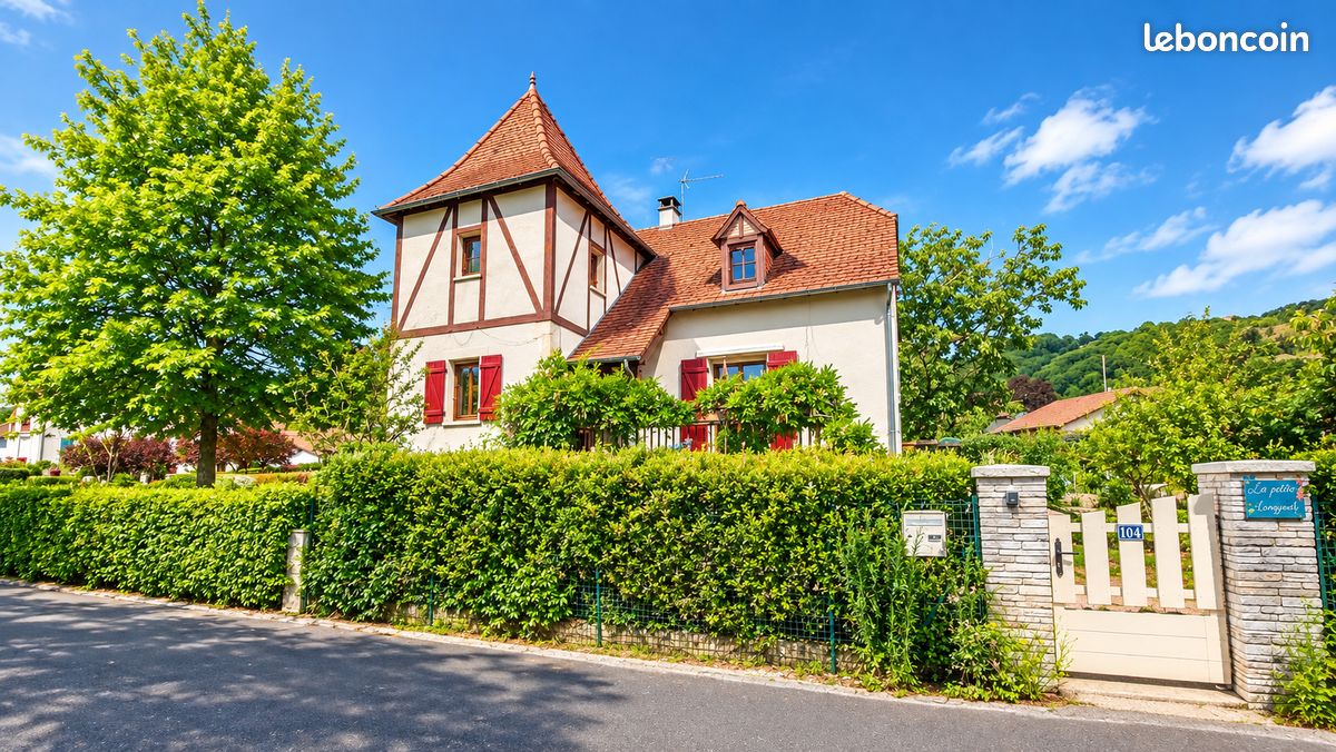 Maison 5 pièces 211 m² · à Saint-Céré · 211 m² · 325 500 €