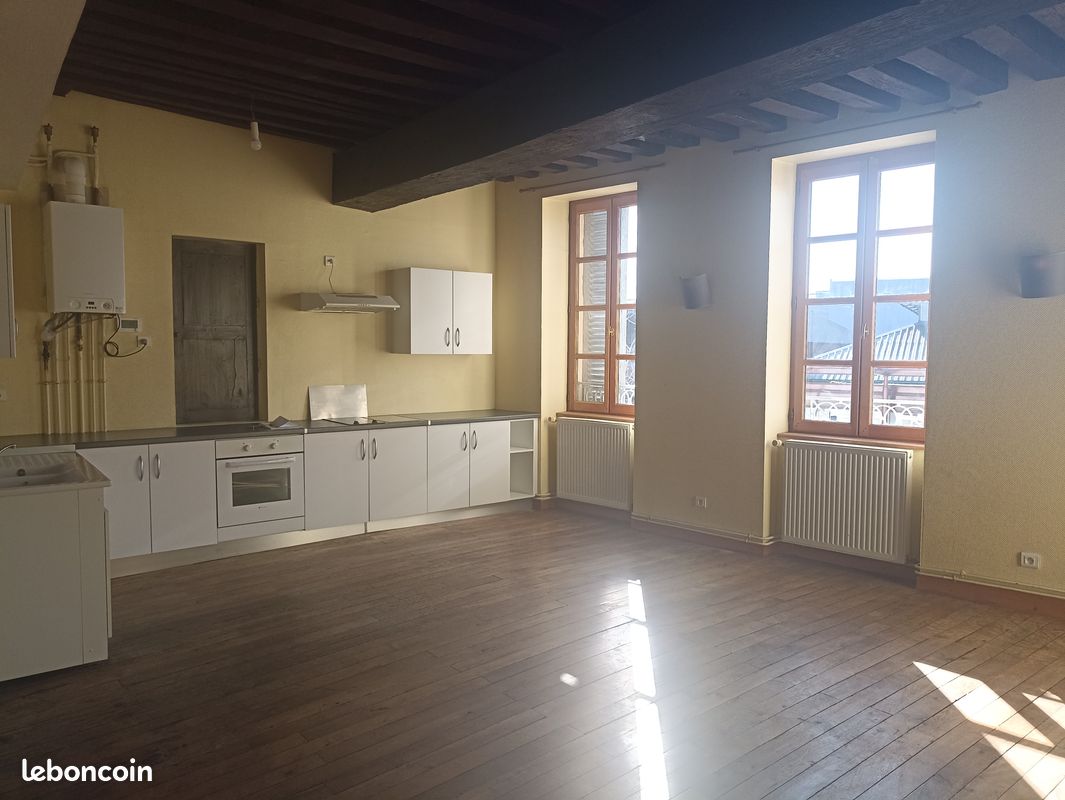 Appartement 3 pièces 65 m² · à Moulins · 65 m² · 575 €