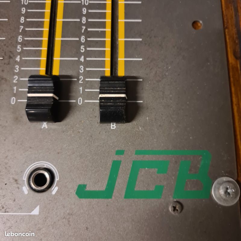 Table de mixage JBL (image 2)