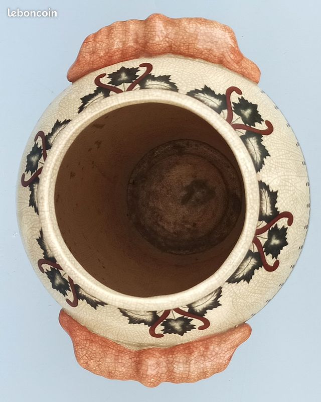 Chine, XIXème siècle Paire de vases en porcelaine à décor de