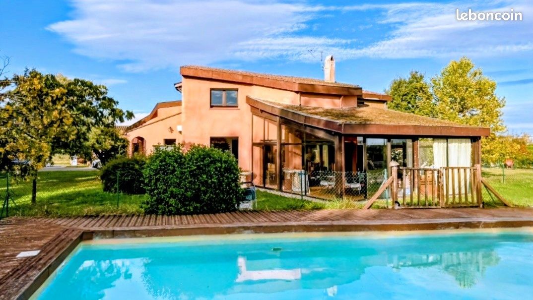 Maison 8 pièces 250 m² · à Lherm · 250 m² · 390 000 €