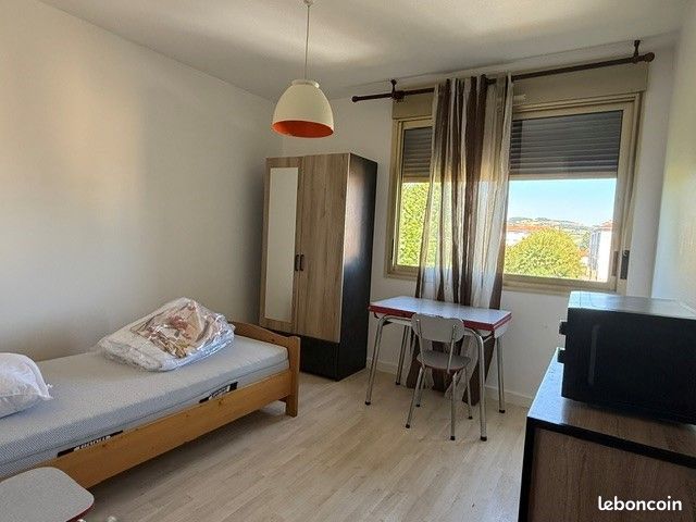 Appartement 1 pièce 16 m² · à Issoire · 16 m² · 330 €/mois