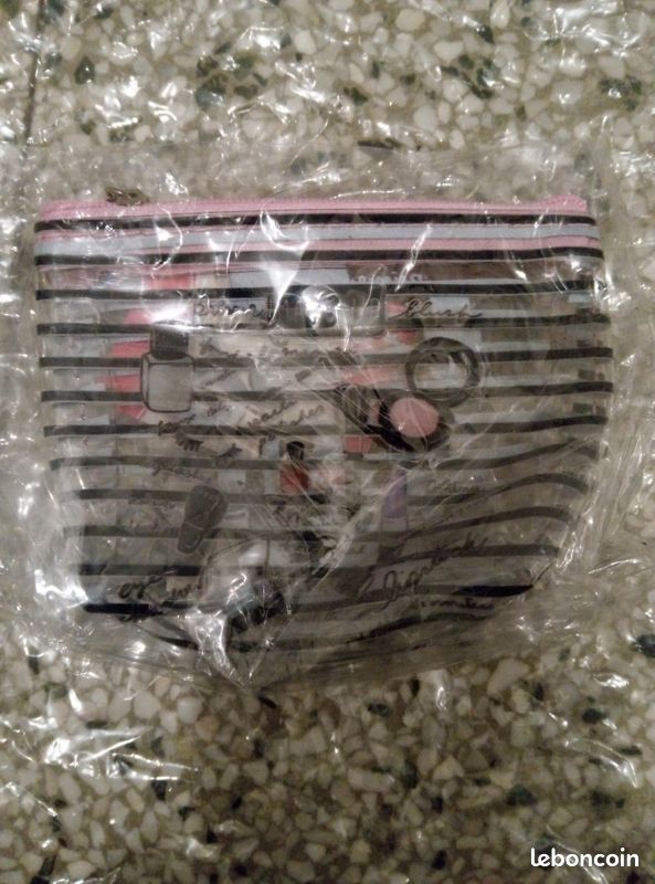 Vends petit trousse (image 1)