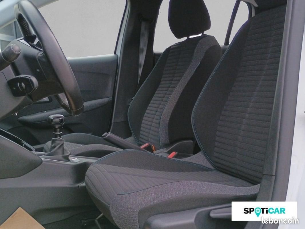 Peugeot 208 PureTech 100 S&S BVM6 Allure (image 9)