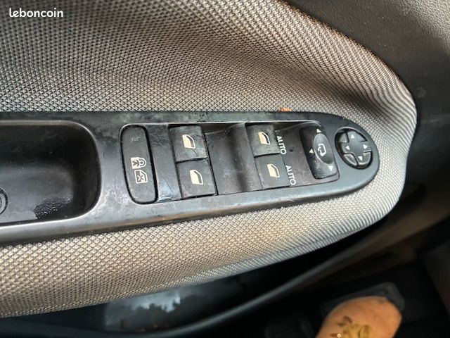 Citroen C3 picasso 1.4 Vti 95 chevaux collection, garantie nationale (image 8)