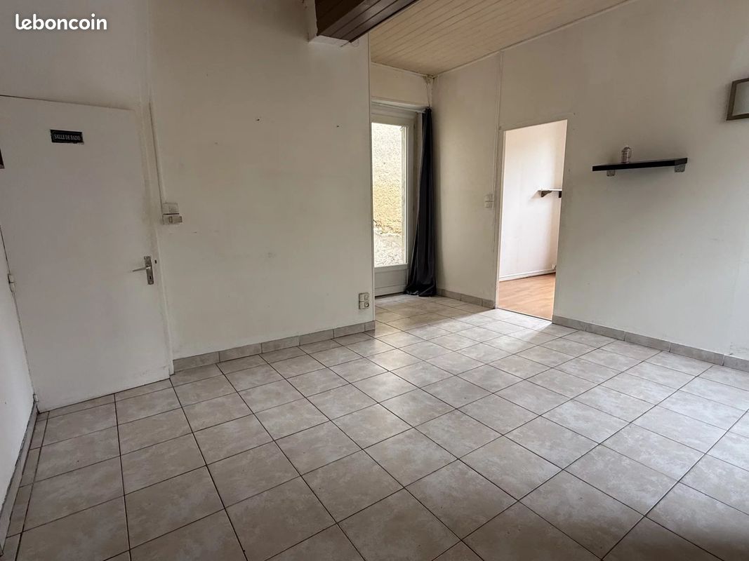 Immeuble 6 pièces 114 m² · à Sens · 114 m² · 160 000 €