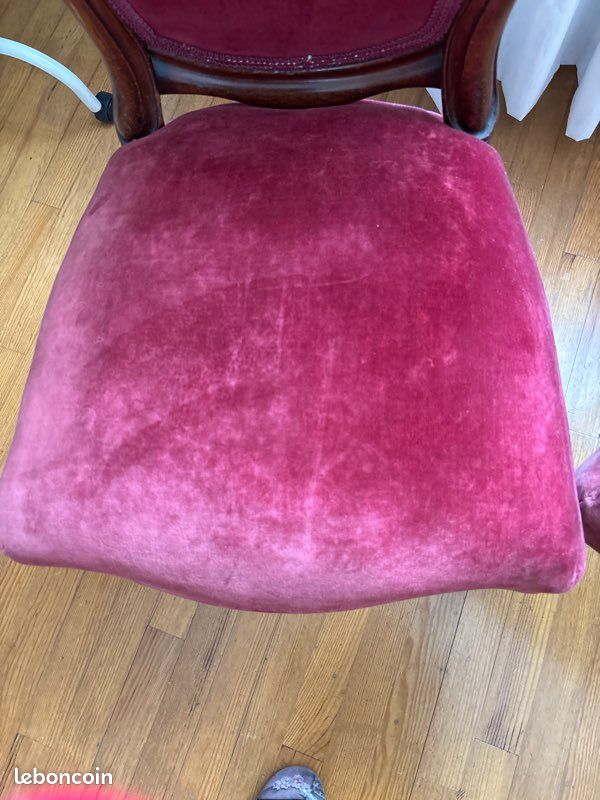 Lot de 2 chaises en noyer velour bordeaux vintage (image 2)
