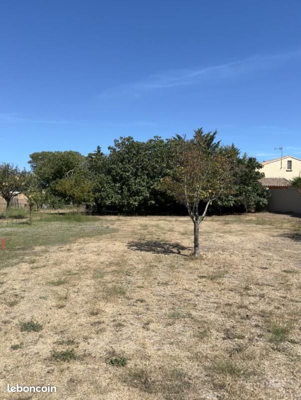 Terrain 520 m² Fleury · 125 000 €