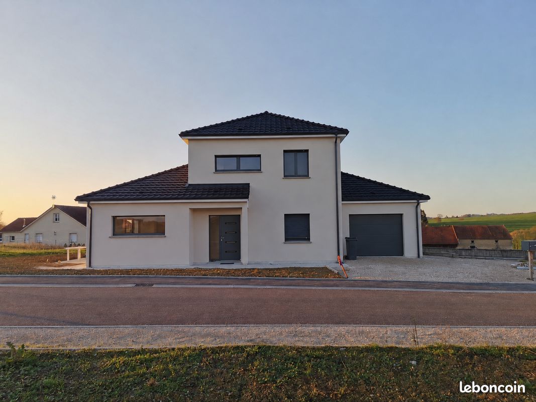 Maison 7 pièces 115 m² · à Houppeville · 115 m² · 302 000 €
