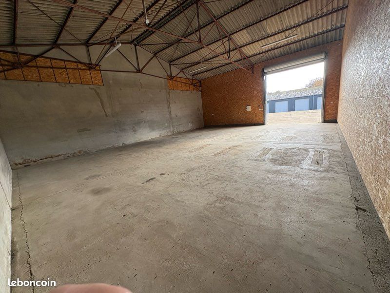 Hangar (image 3)