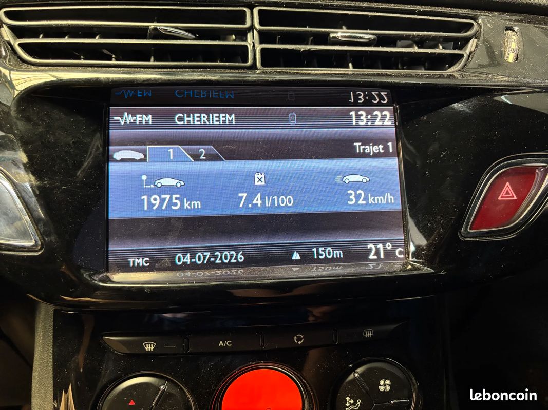 CITROEN DS3 So Chic 1.6 120ch - GARANTIE 12 MOIS - 2011 - Cuir - Jantes 18 - Radar de recul (image 17)