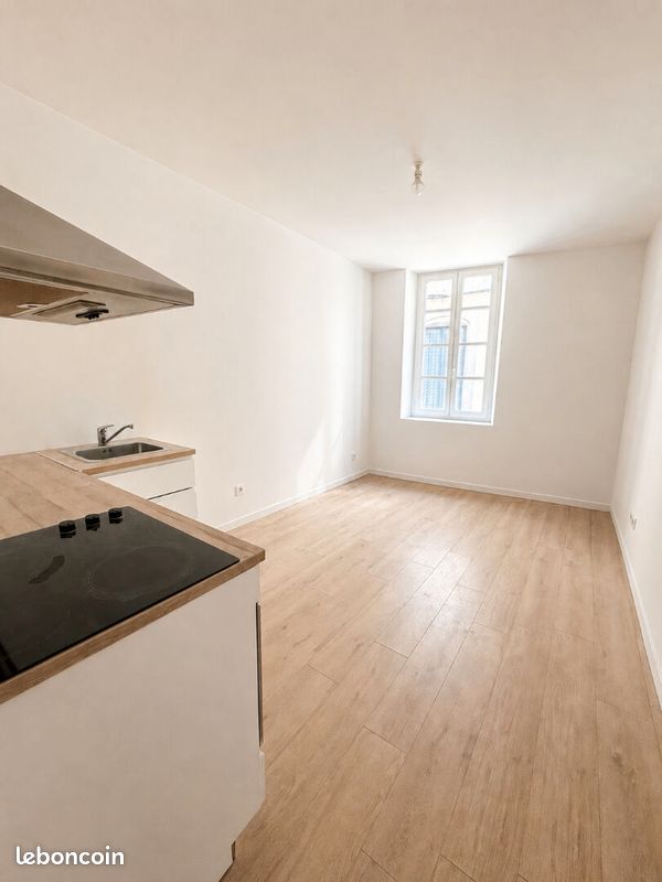 Appartement 1 pièce 20 m² · à Nîmes · 20 m² · 475 €