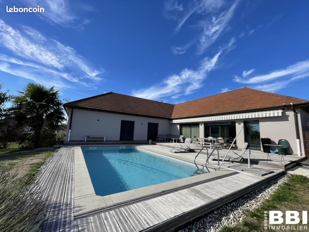 Maison 5 pièces 260 m² · à Branges · 260 m² · 490 000 €
