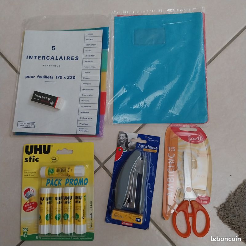 Lot de fournitures scolaires neuves (image 1)