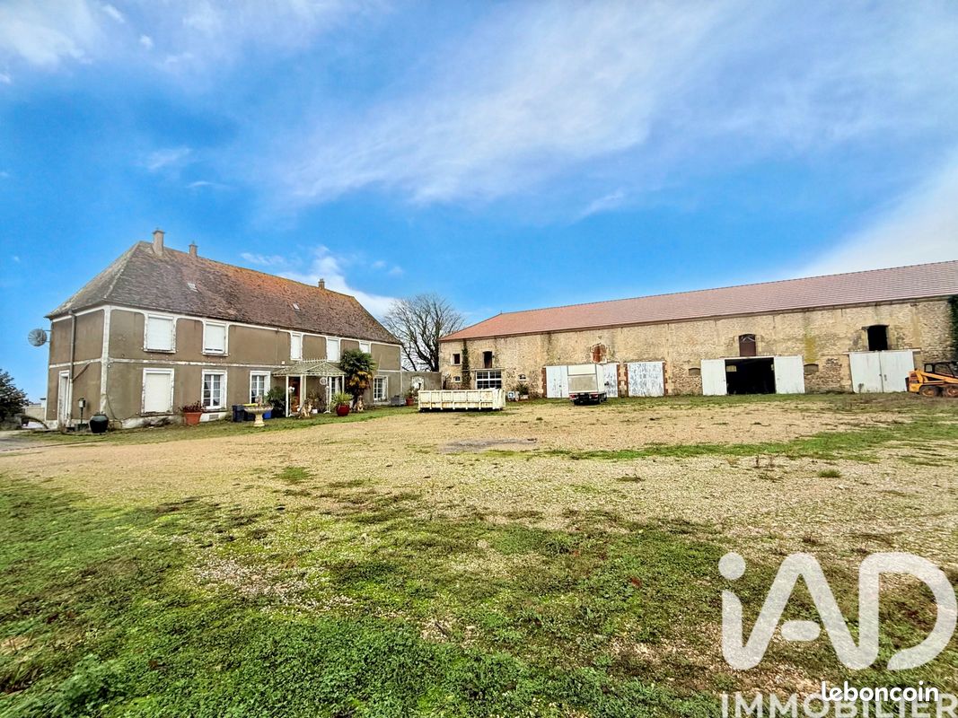 Maison 8 pièces 262 m² · à Crépy-en-Valois · 262 m² · 465 000 €
