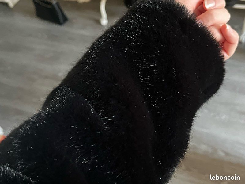 Manteau Zara Femme Noir à Capuche Avec Fausse Fourrure - Taille S/XS, Neuf Avec étiquettes