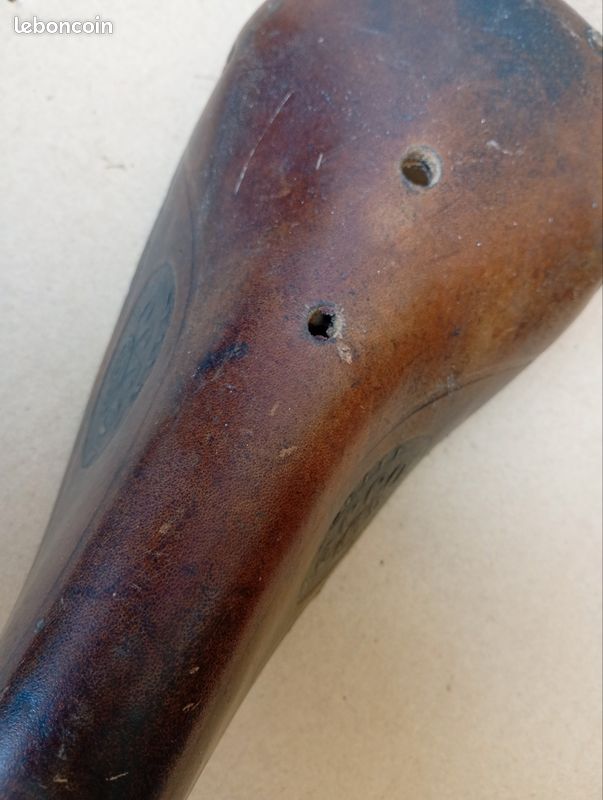 Ancienne Selle de Vélo en Cuir Marron Marque Perache vélo