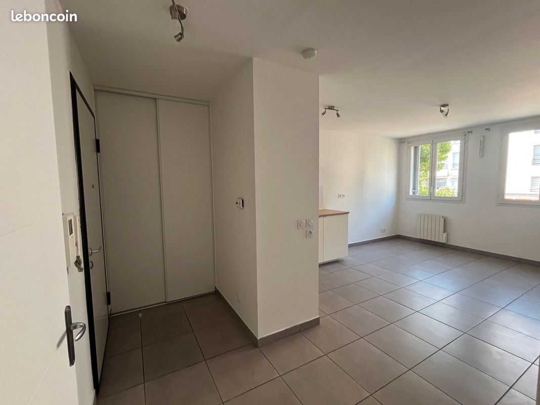 Appartement 2 pièces 43 m² · à Bron · 43 m² · 783 €/mois