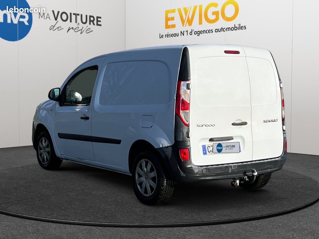 RENAULT KANGOO 1.5 DCI 90 ch Confort Fourgon - Attelage - Pas de TVA (image 24)