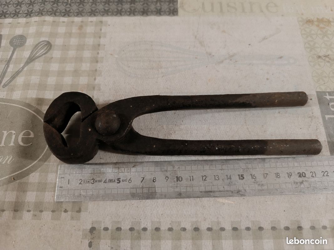 Grosse tenaille ancienne 22cm (image 2)