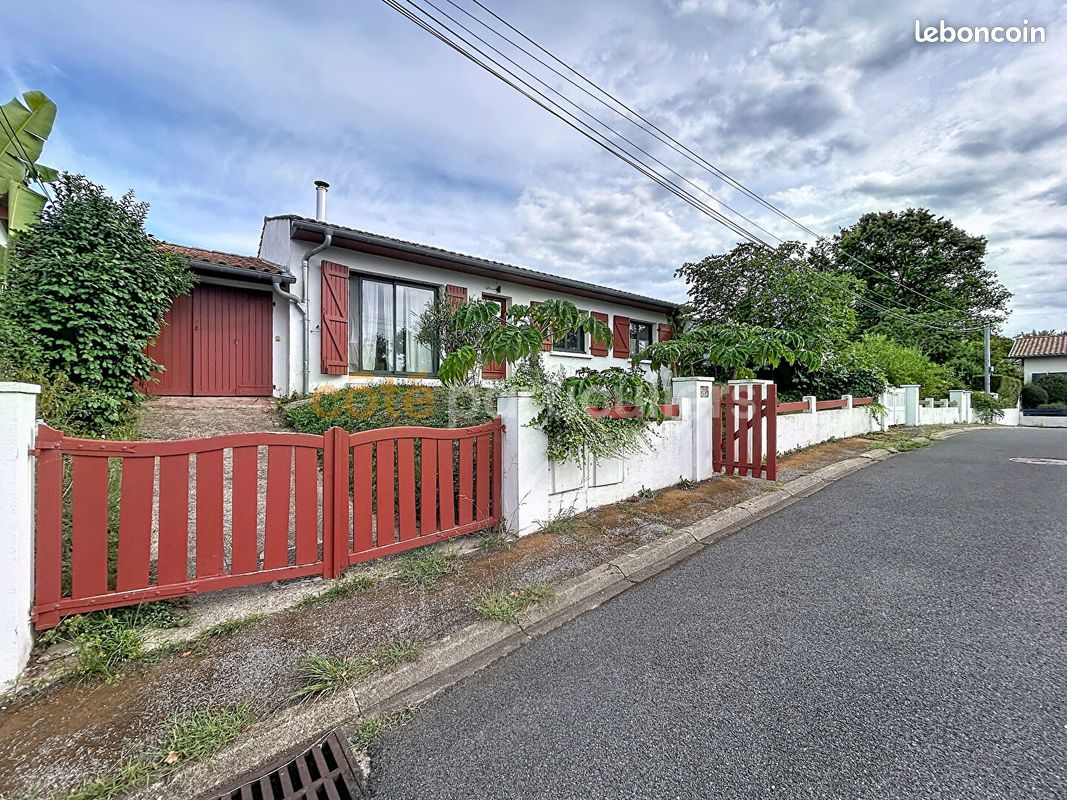 Maison 5 pièces 100 m² · à Bassussarry · 100 m² · 1 825 €/mois