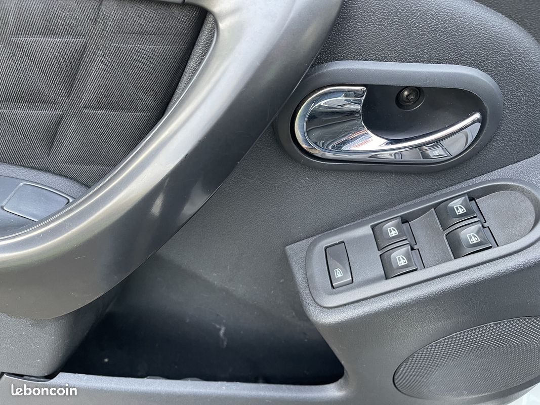 Dacia DUSTER 1.5 DCI 110CH PRESTIGE 4X2 (image 9)