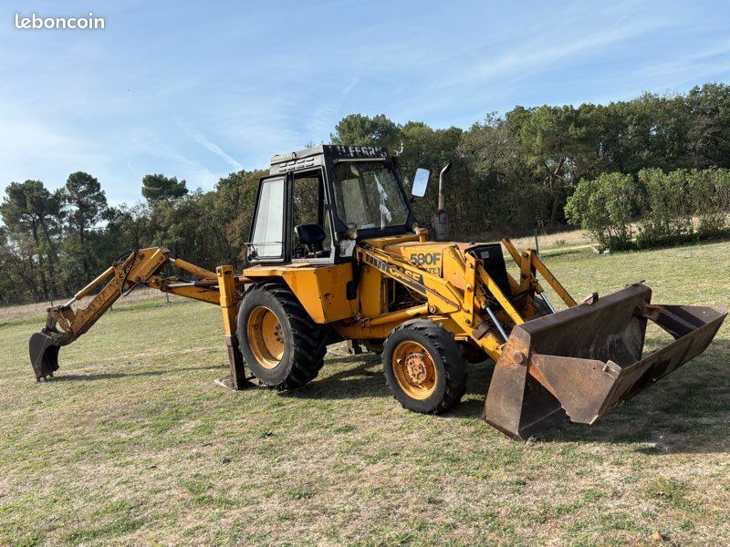 Tractopelle Case 580F 4X4 (image 3)