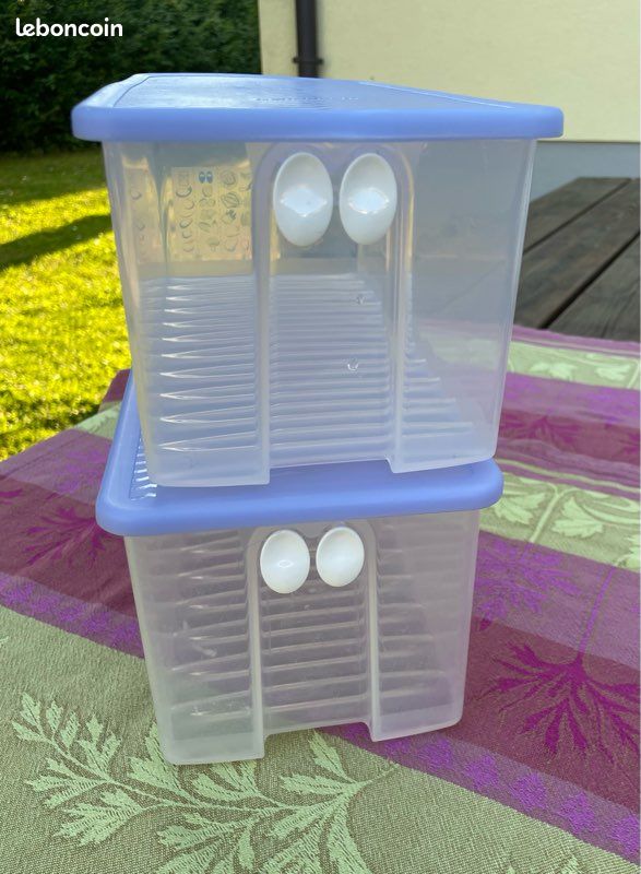Lot De 2 Boîtes Ventilées Tupperware – Conservation Alimentaire – Couleur Violette
