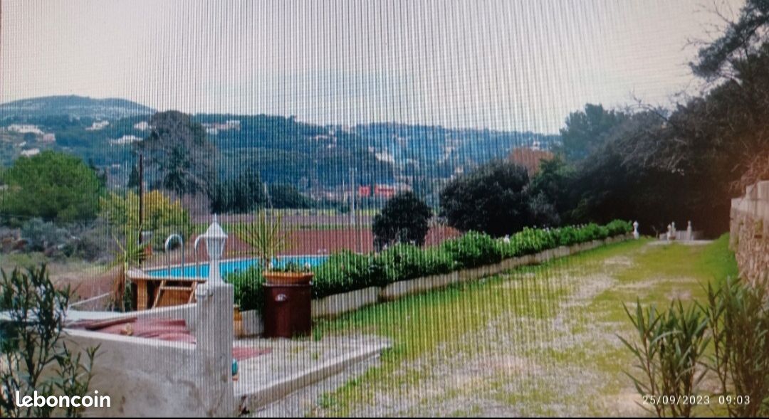 Terrain environ 5000 m2 · à Sanary-sur-Mer · 7 500 000 €
