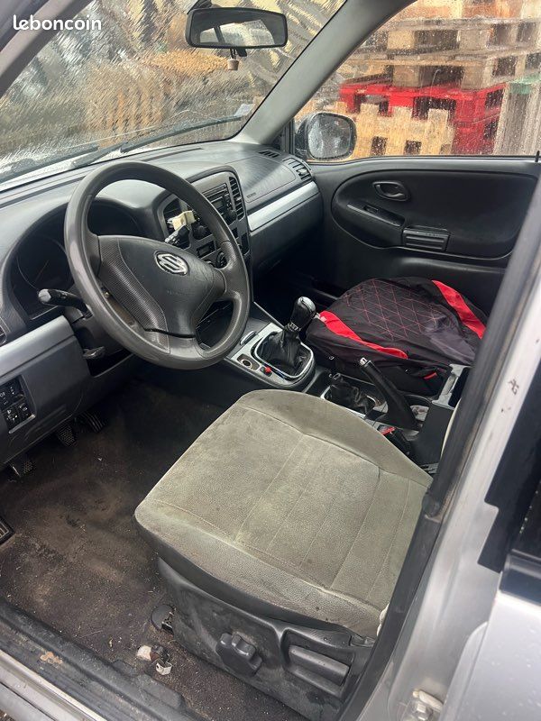 Toutes pièces Suzuki grand vitara 1 2.0 Tdi 8v turbo 4x4 de 2001 (image 5)